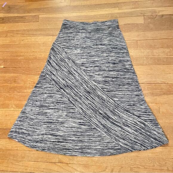 Southern Lady gray black and white striped elastic waist skirt maxi small B8 - Picture 1 of 4